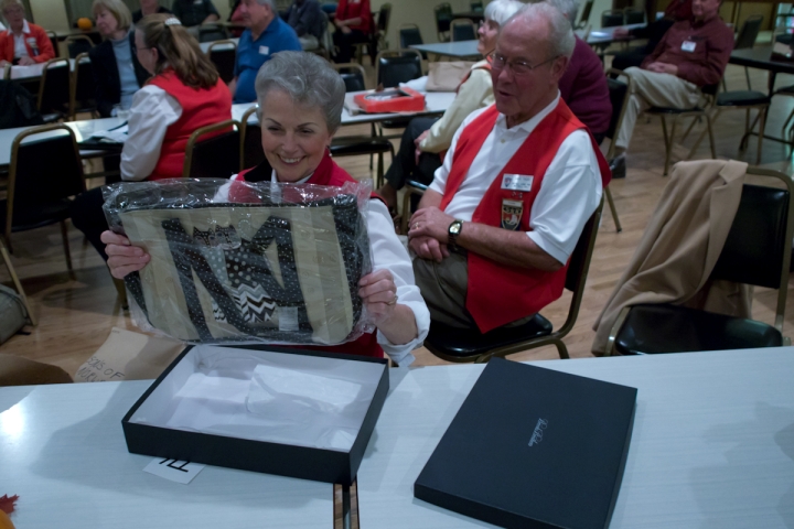 Auction2011-23.jpg - Parcel Post Auction